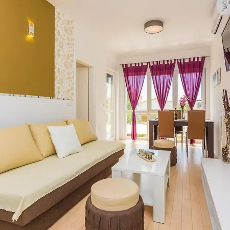 One-bedroom In فير