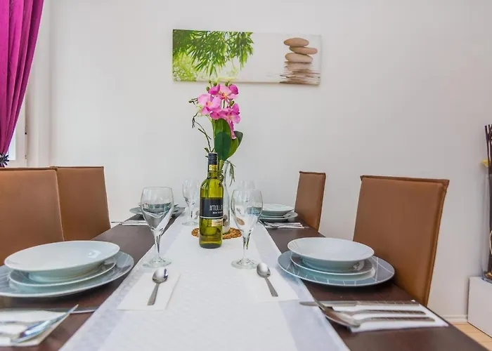 One-Bedroom Apartment In Vir Appartement