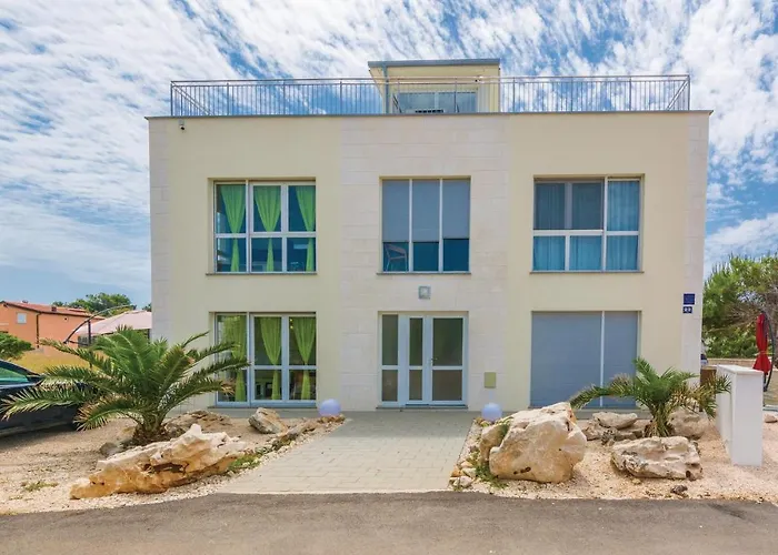 One-Bedroom Apartment In Vir