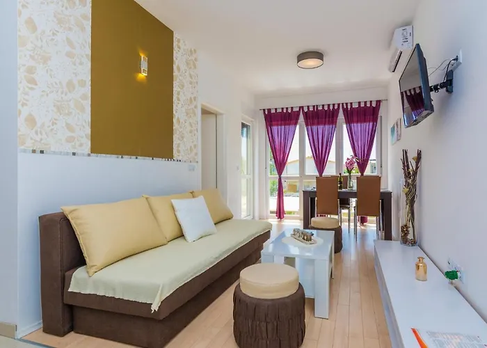 One-Bedroom Apartment In Vir Daire *